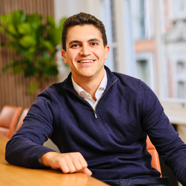 Conversational Head shots16