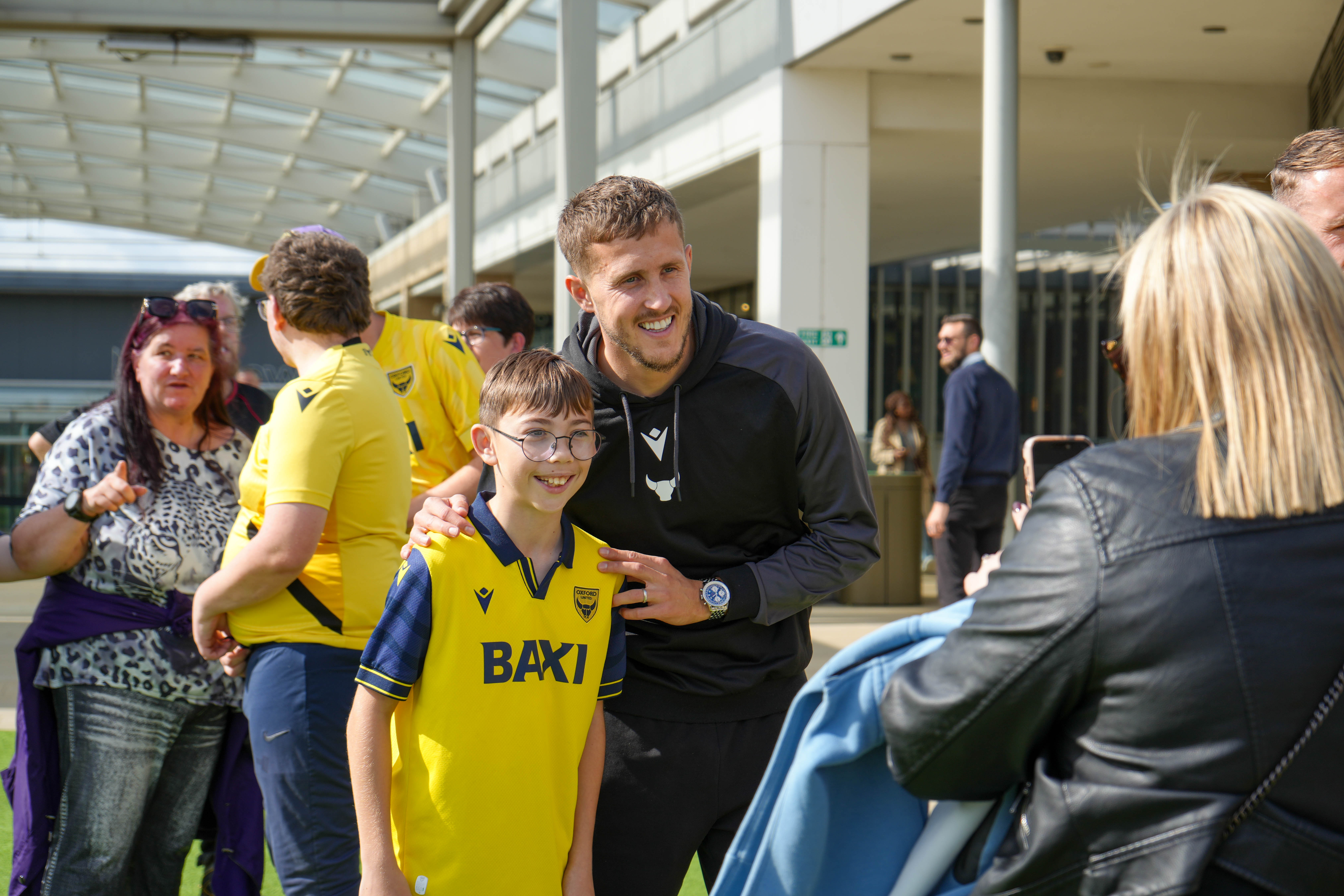 Young Oxford United fan features in U's 2025/26 men's squad photo