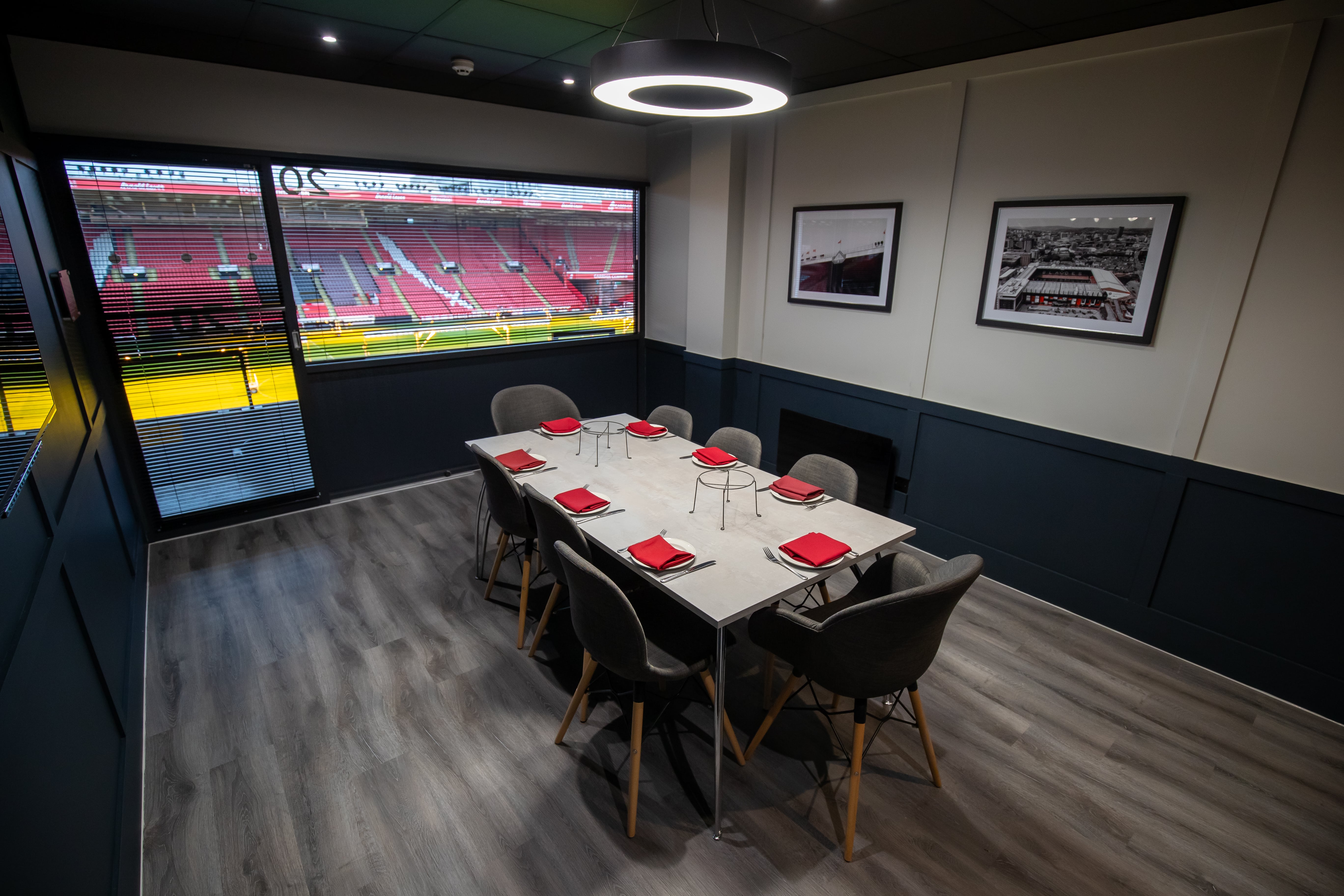 https://s3.eu-west-1.amazonaws.com/gc-media-assets.gc.sheffieldunited.co.uk/4cb95870-1480-11f0-8315-abf70ad15537.jpg