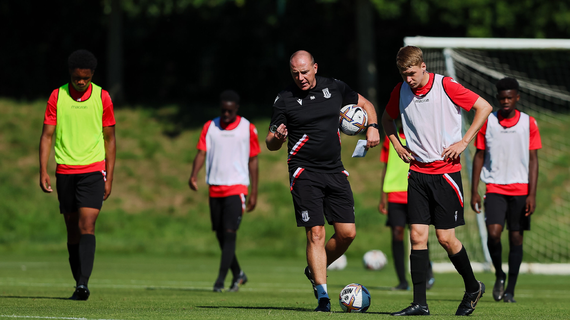 Stoke City FC - Walker previews Blackpool tie