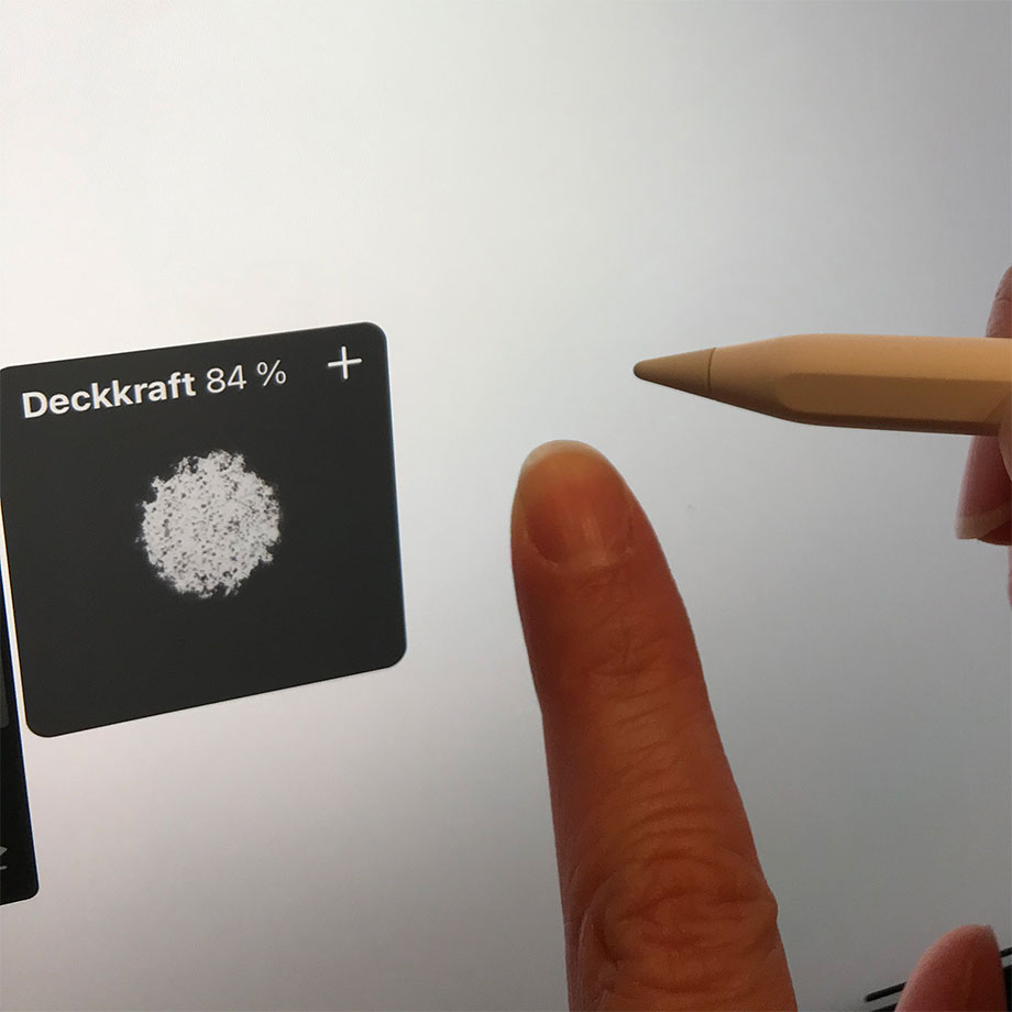 Verändere mit einem Finger die Deckkraft.