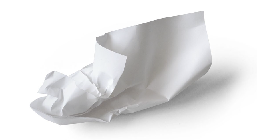 Zerknülltes Blatt Papier