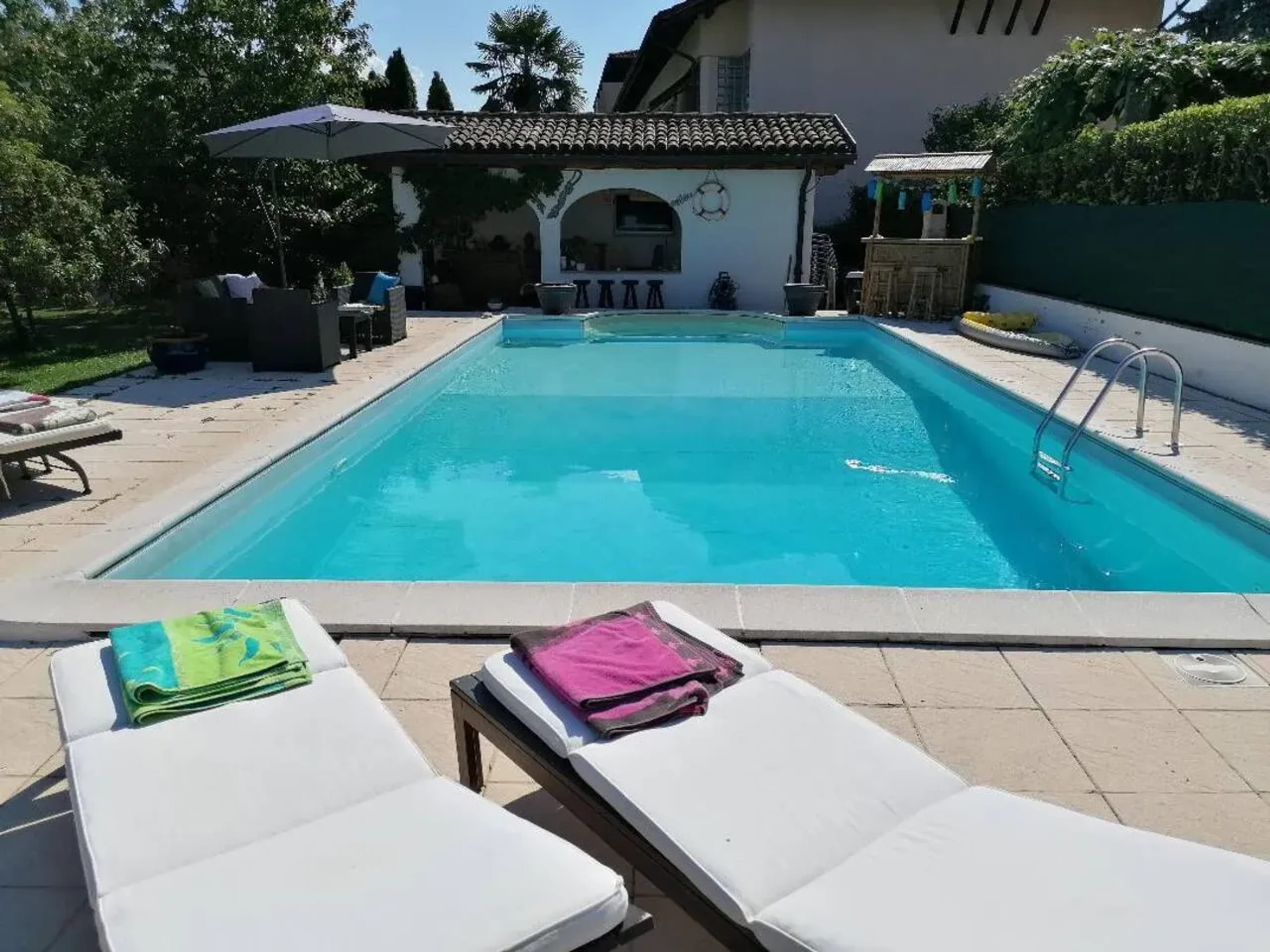 Vue sur piscine