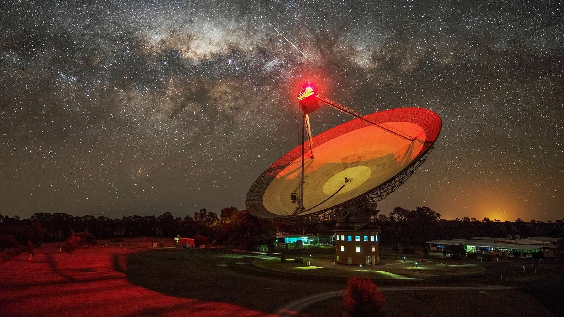 c-csiro-parkes-telescope-parkes-night-1