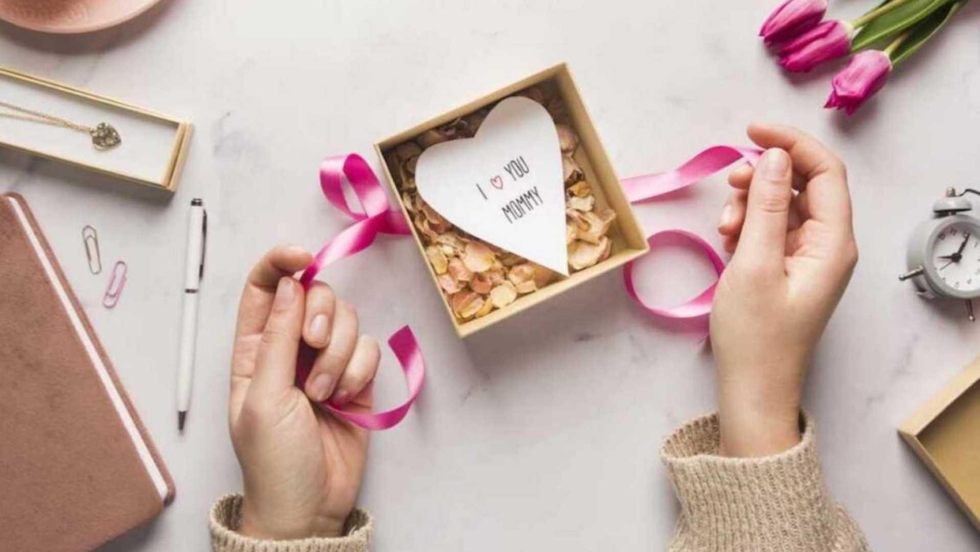 Festa della Mamma. Donna e madre nella Bibbia e nella società