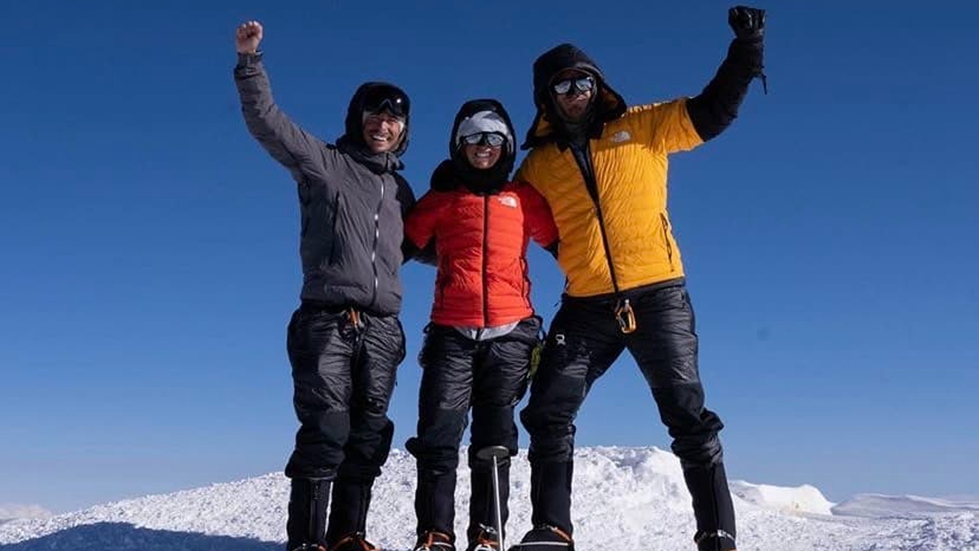 La scalata dell’Everest di una coppia di alpinisti sordi: primi al mondo