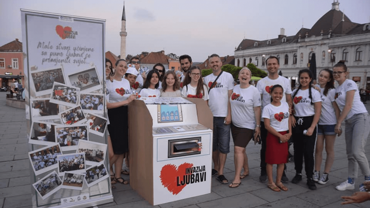 invasionoflove-tuzla1600