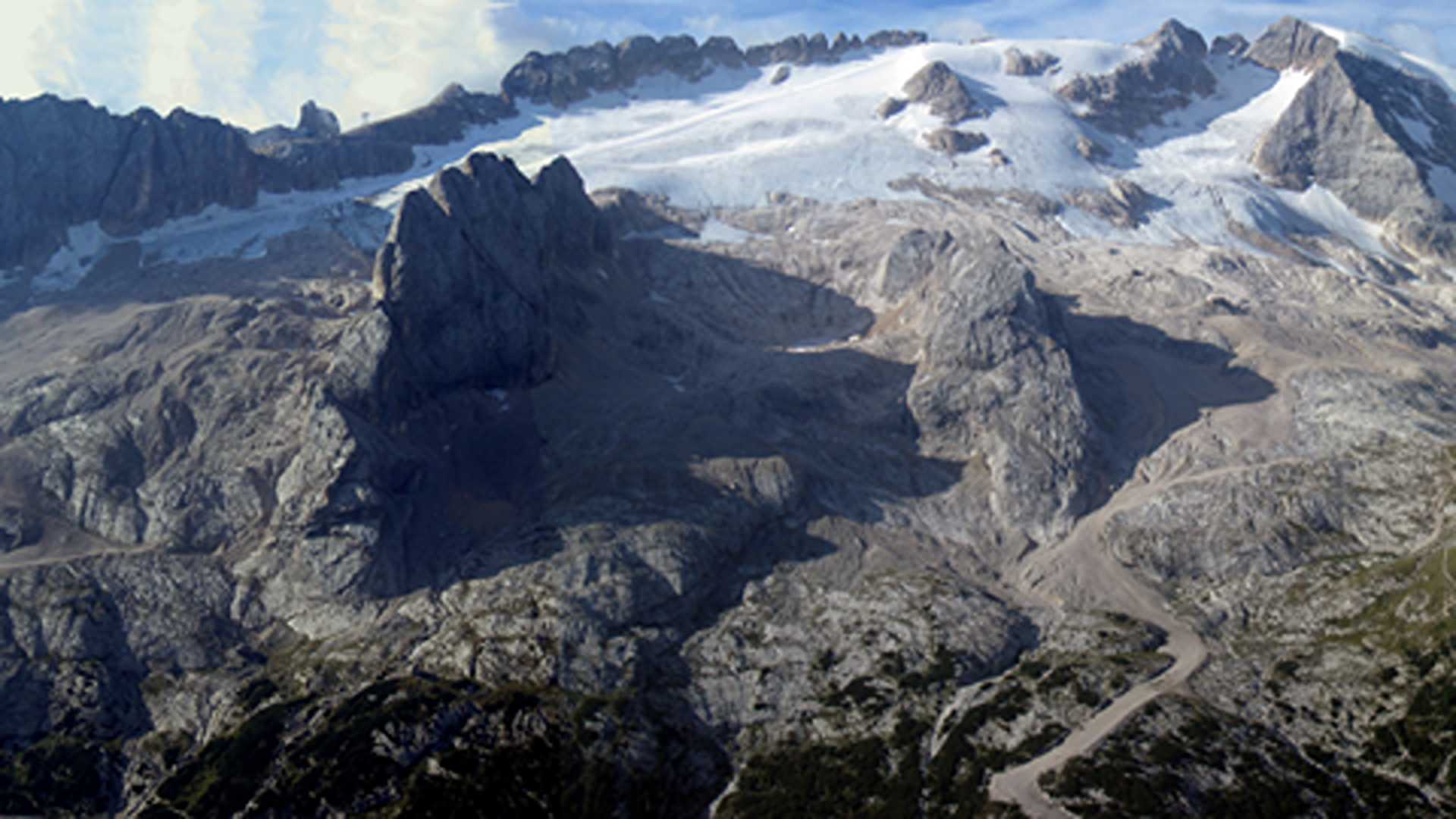 Strage di turisti sulla Marmolada