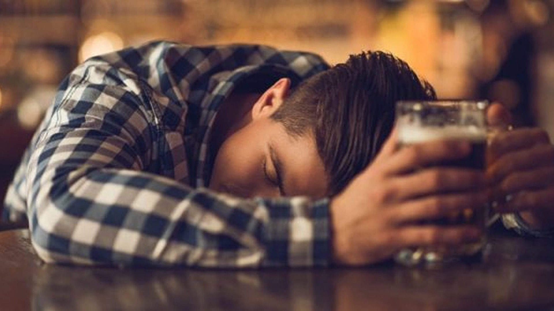 Pillola anti-sbornia. Davvero può prevenire gli effetti del consumo di alcolici?