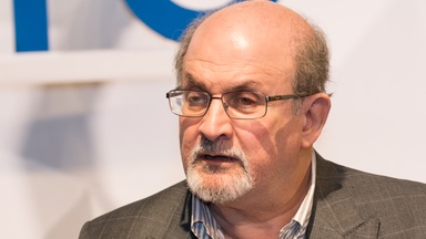 rushdie-150822-cropped