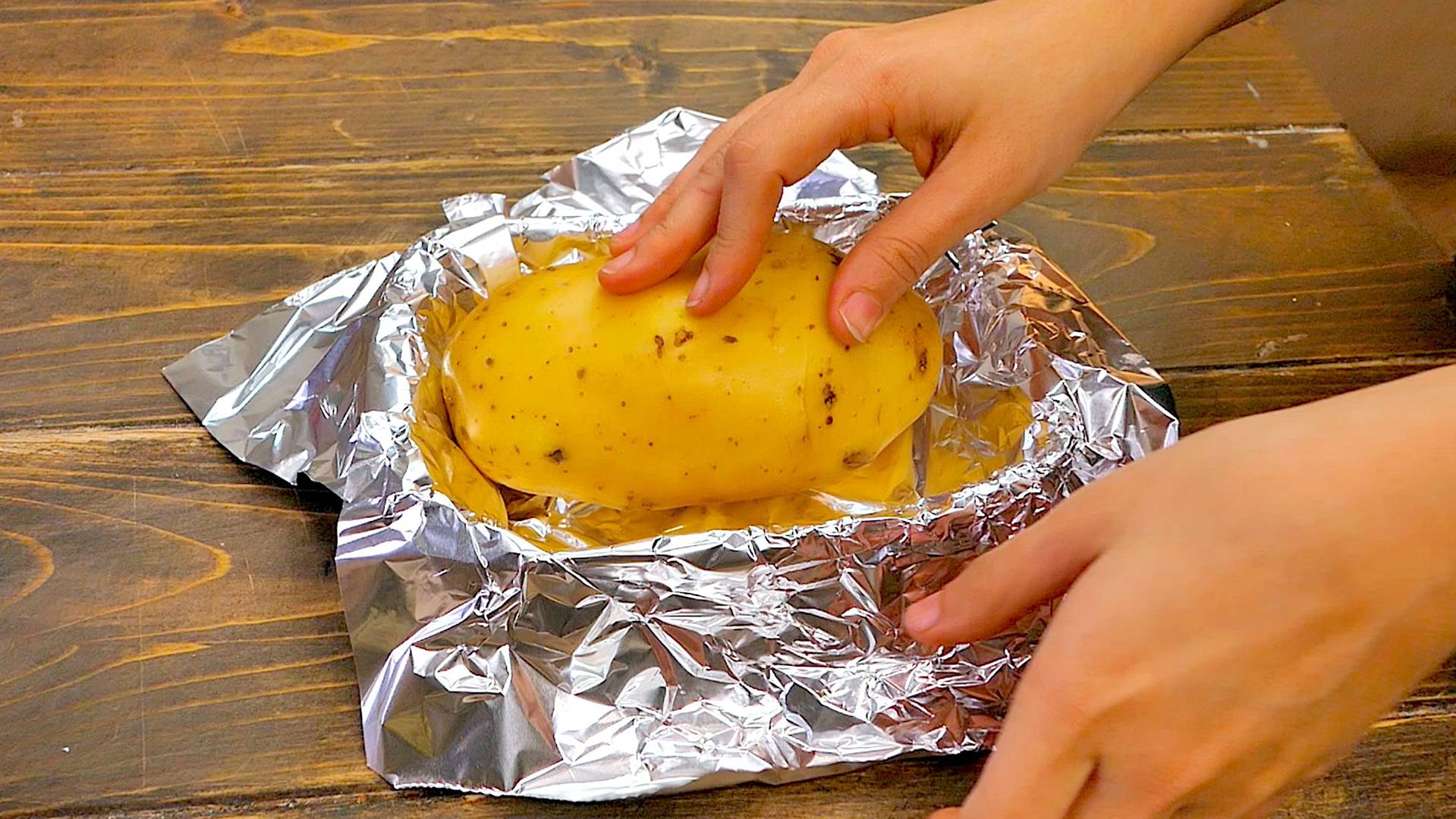 Di tutto un web – È pericolosa la stagnola che avvolge i cibi?