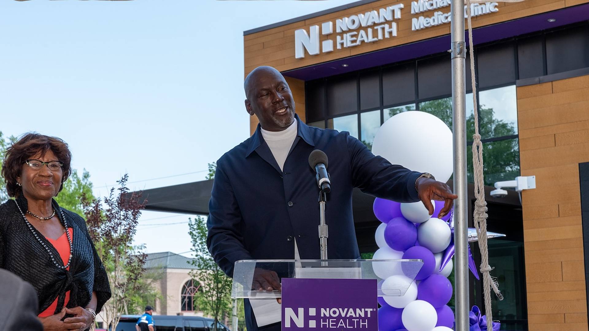 Le cliniche di Michael Jordan per chi non è assicurato!