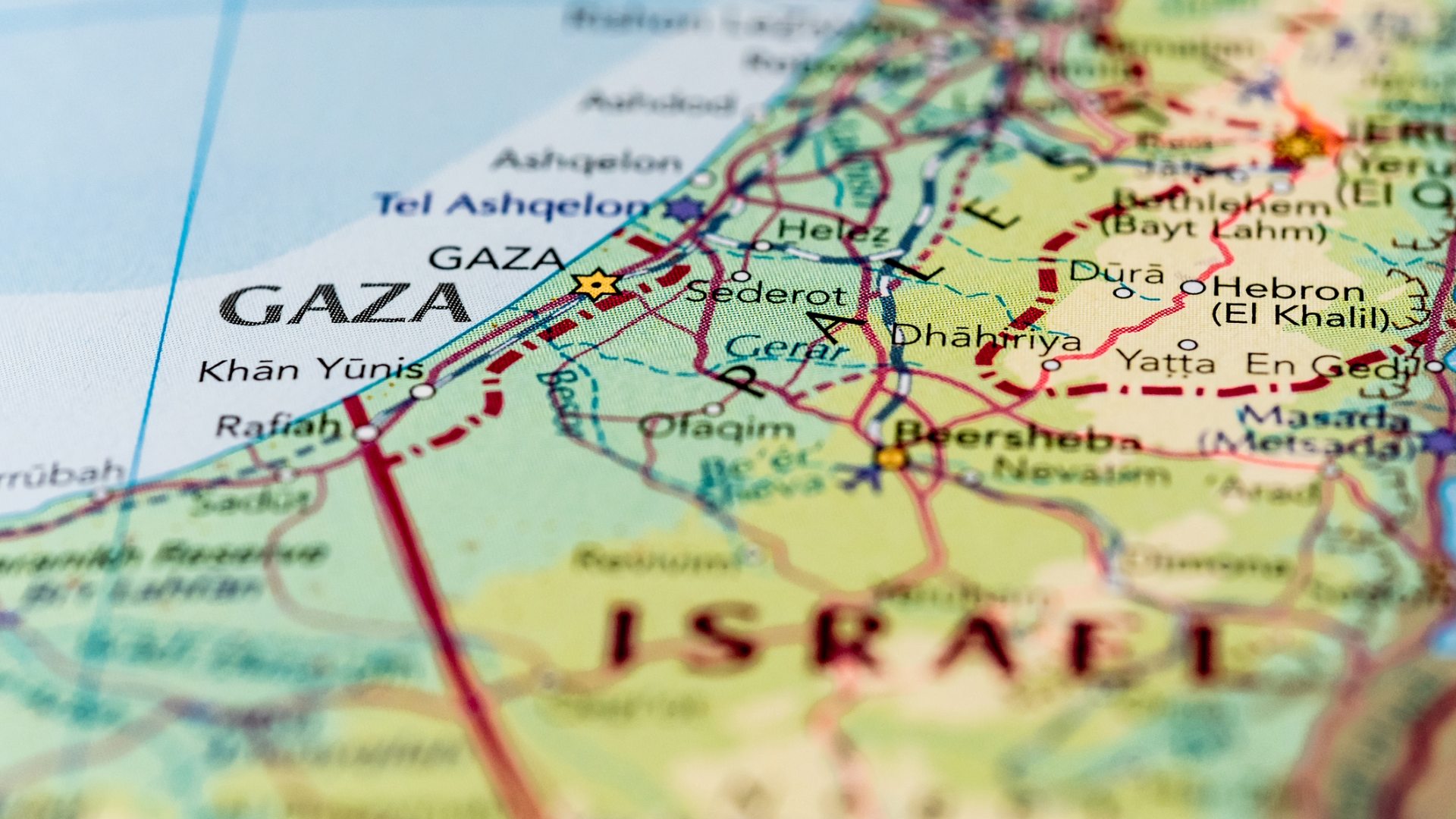 A venti minuti da Tel Aviv: immagini  e notizie di guerra