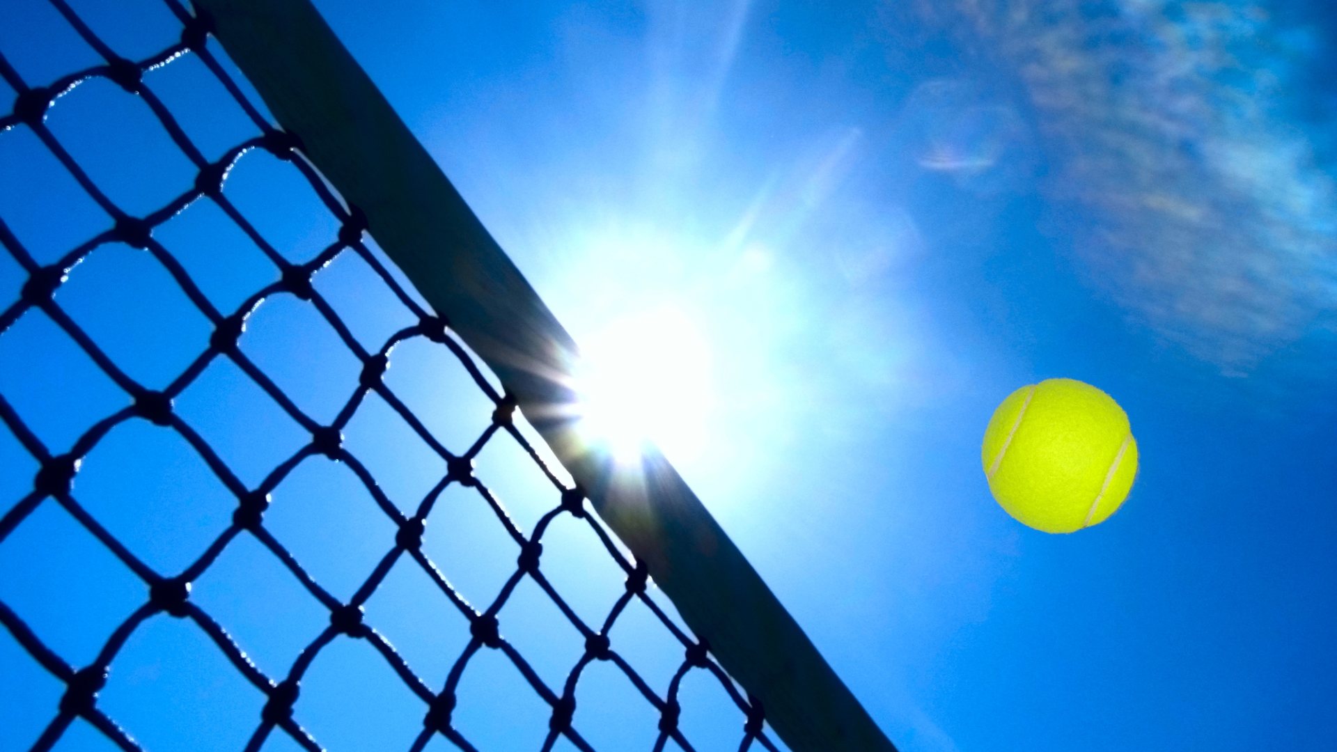 Tennis nel caldo australiano e temi caldi del calcio, tormentato dalla violenza