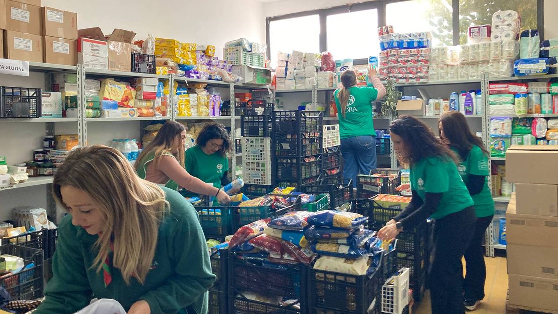 Niscemi, un mese dopo la frana e le ragazze delle magliette verdi