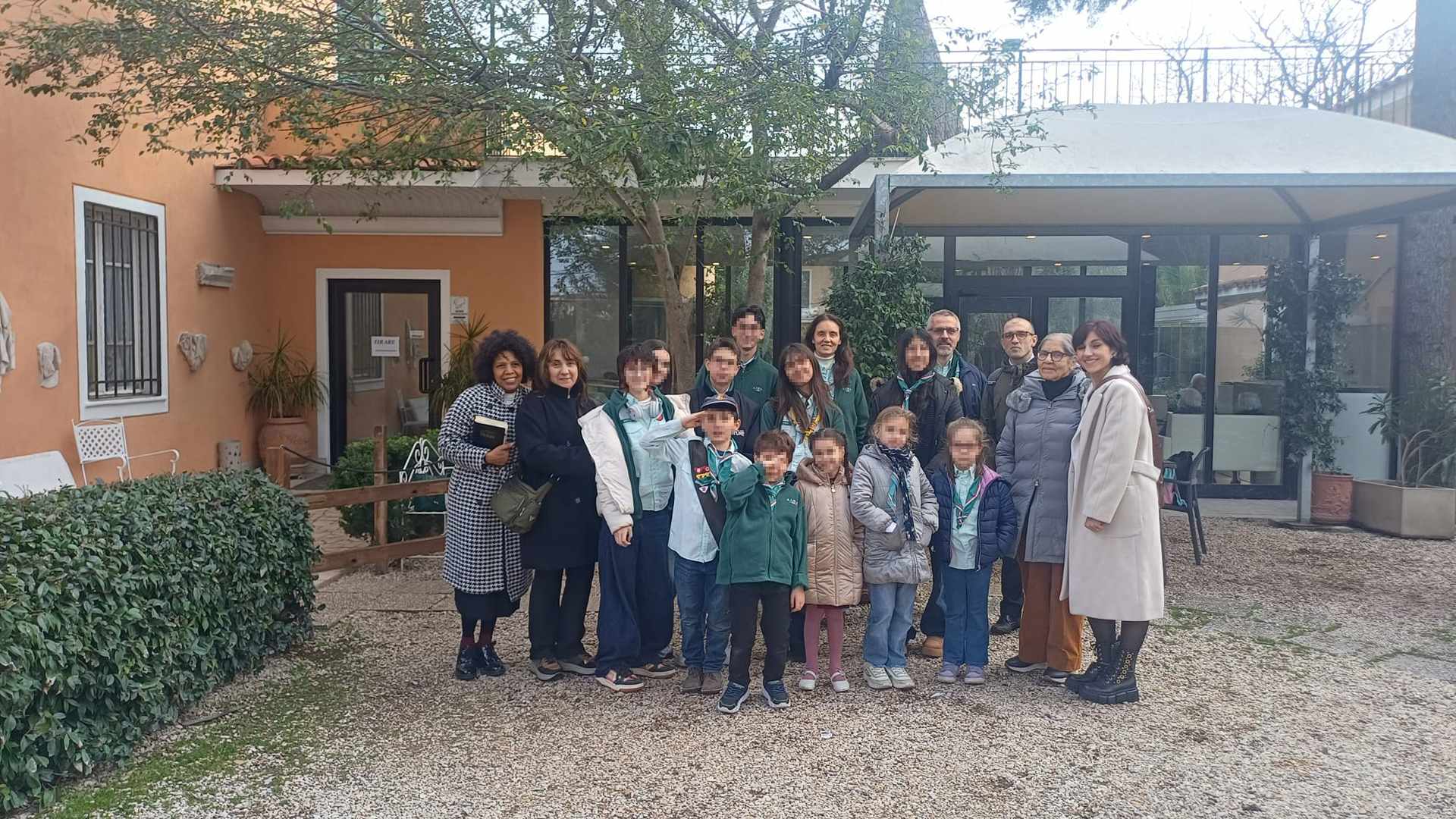 Roma Appia. Scout in visita a una casa di riposo