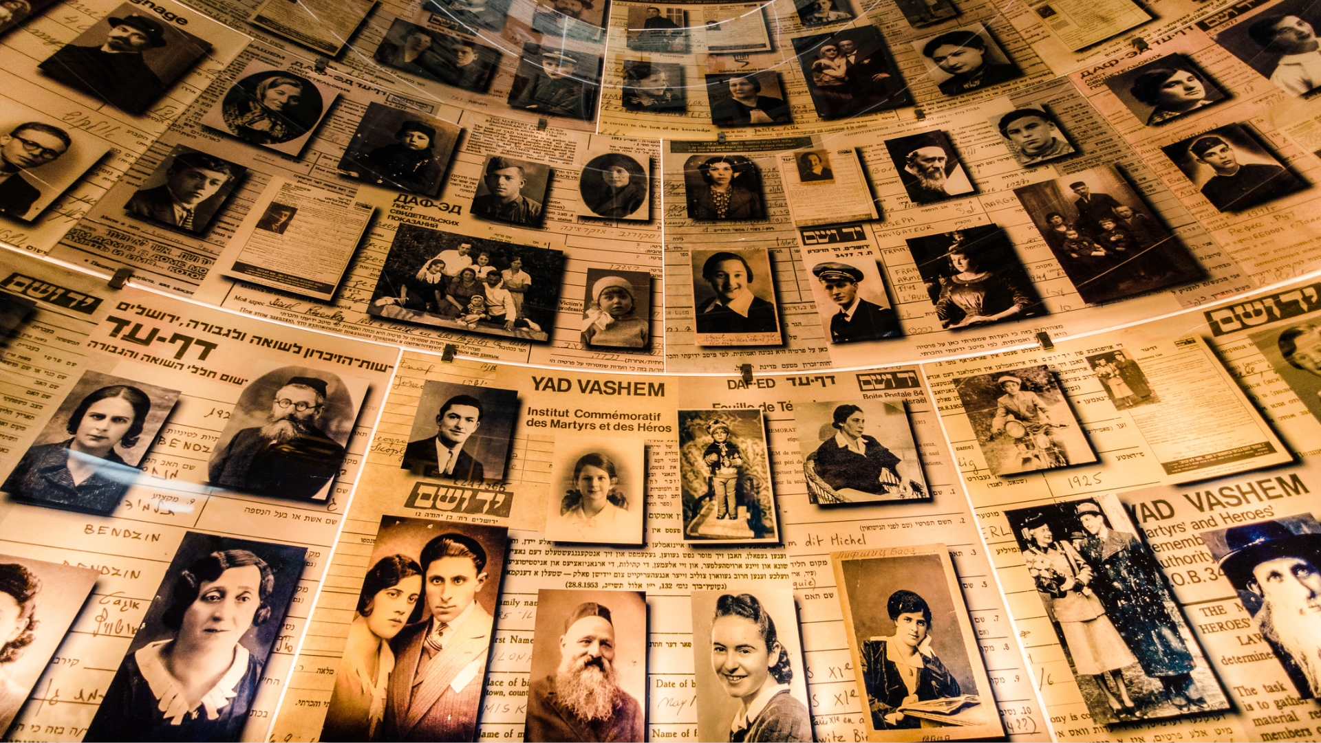 Camminare nella memoria: inciampare con gli occhi