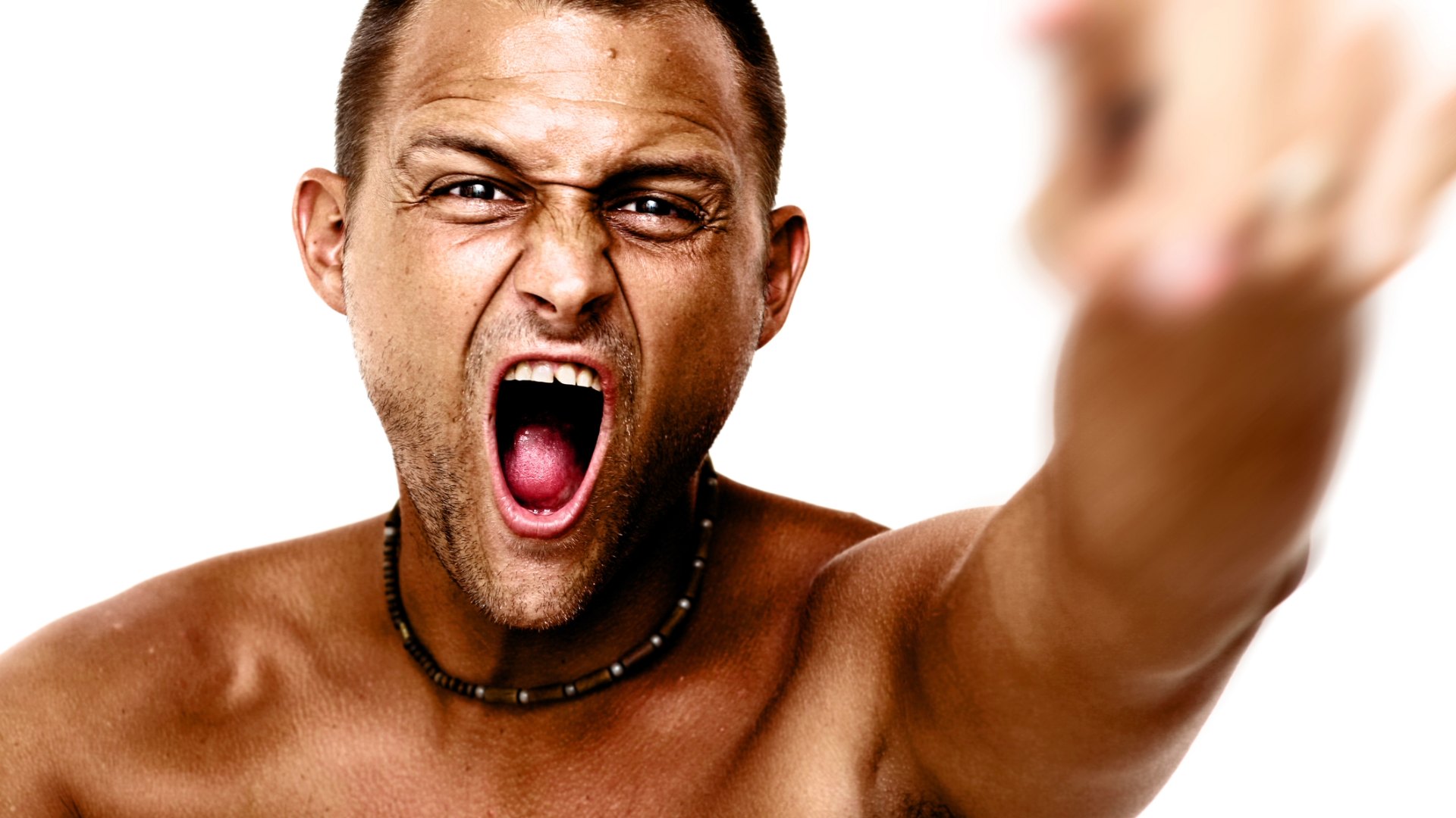 La presenza dell’odio e la sfida politica dell’amore