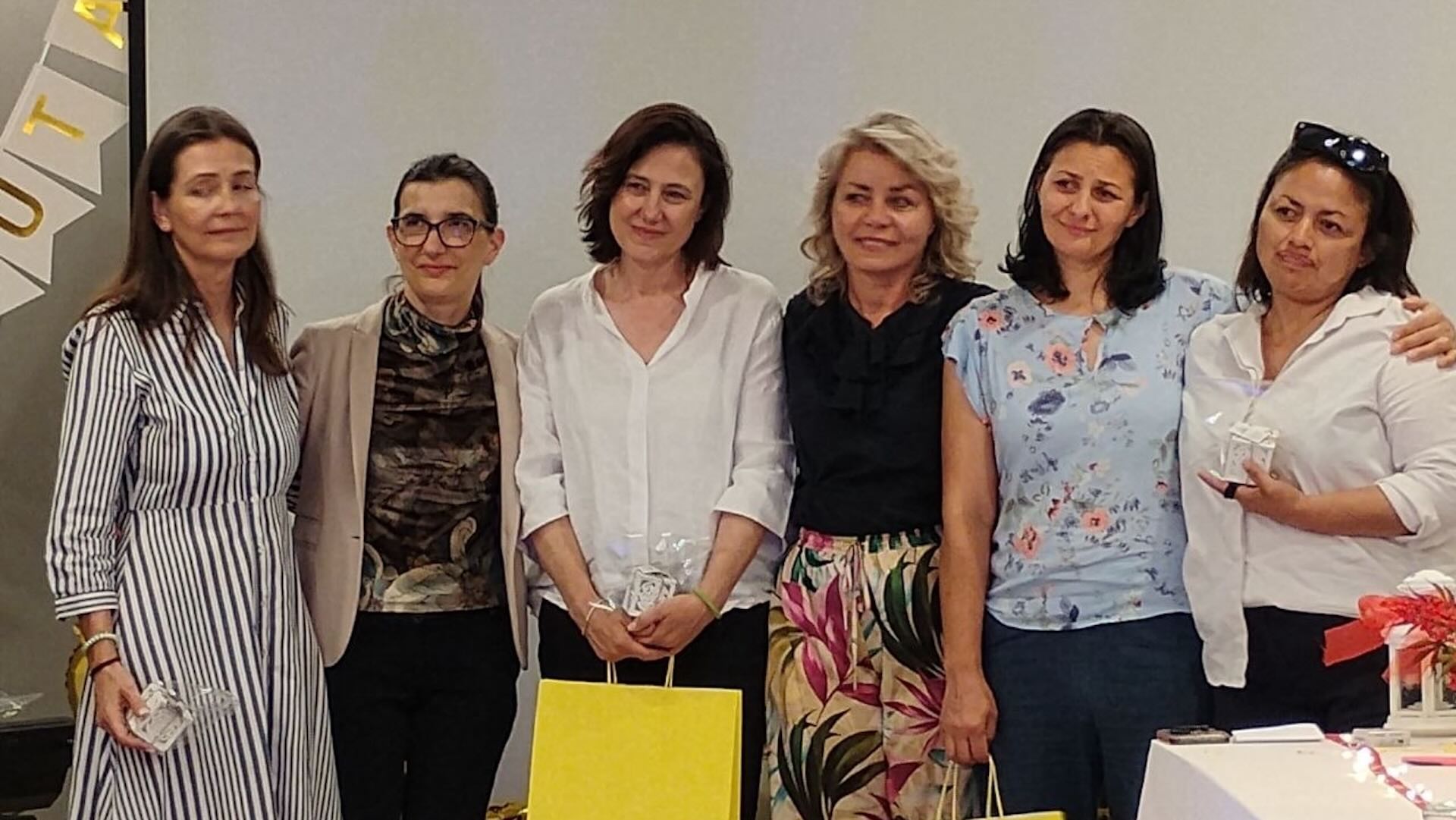 “Luci nelle geografie del buio”. Il racconto delle donne