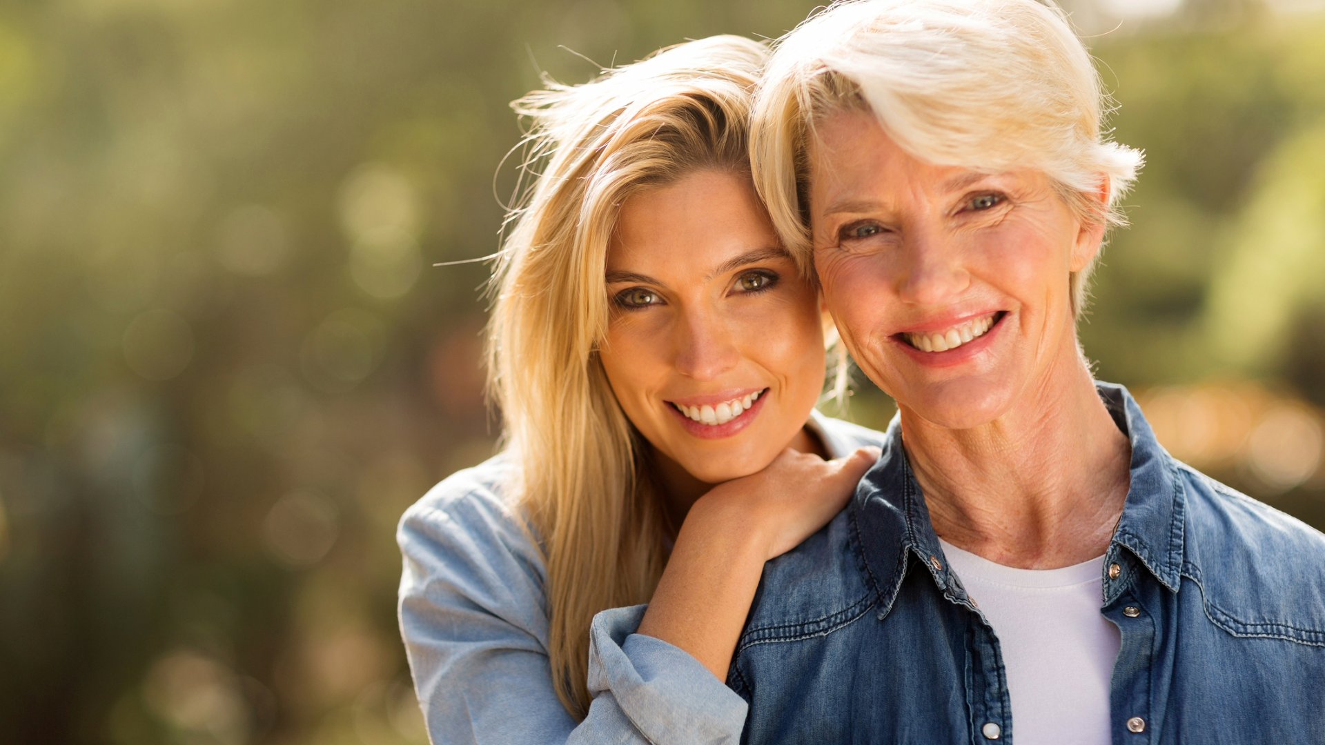 Capelli d’argento: mamma o nonna?