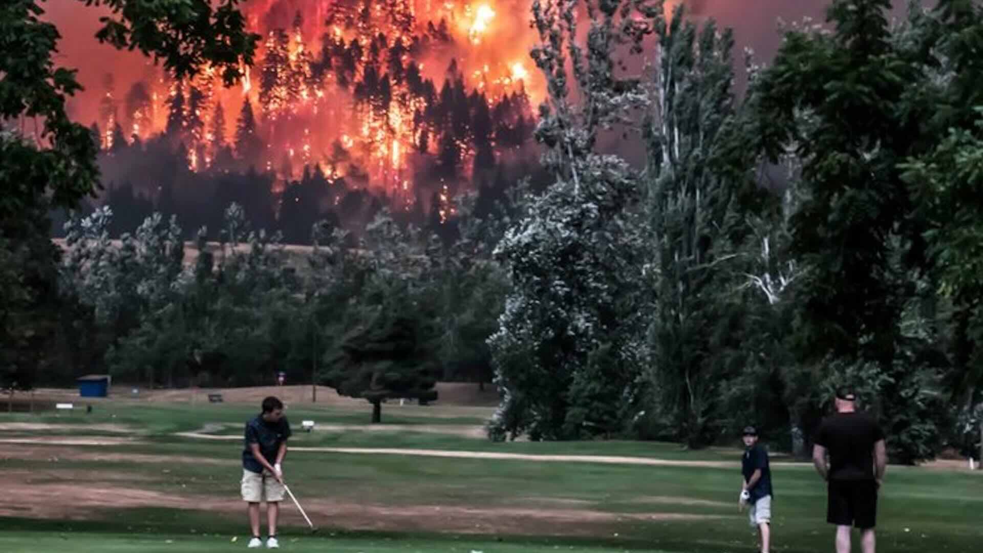 Il mondo in fiamme e noi si gioca…