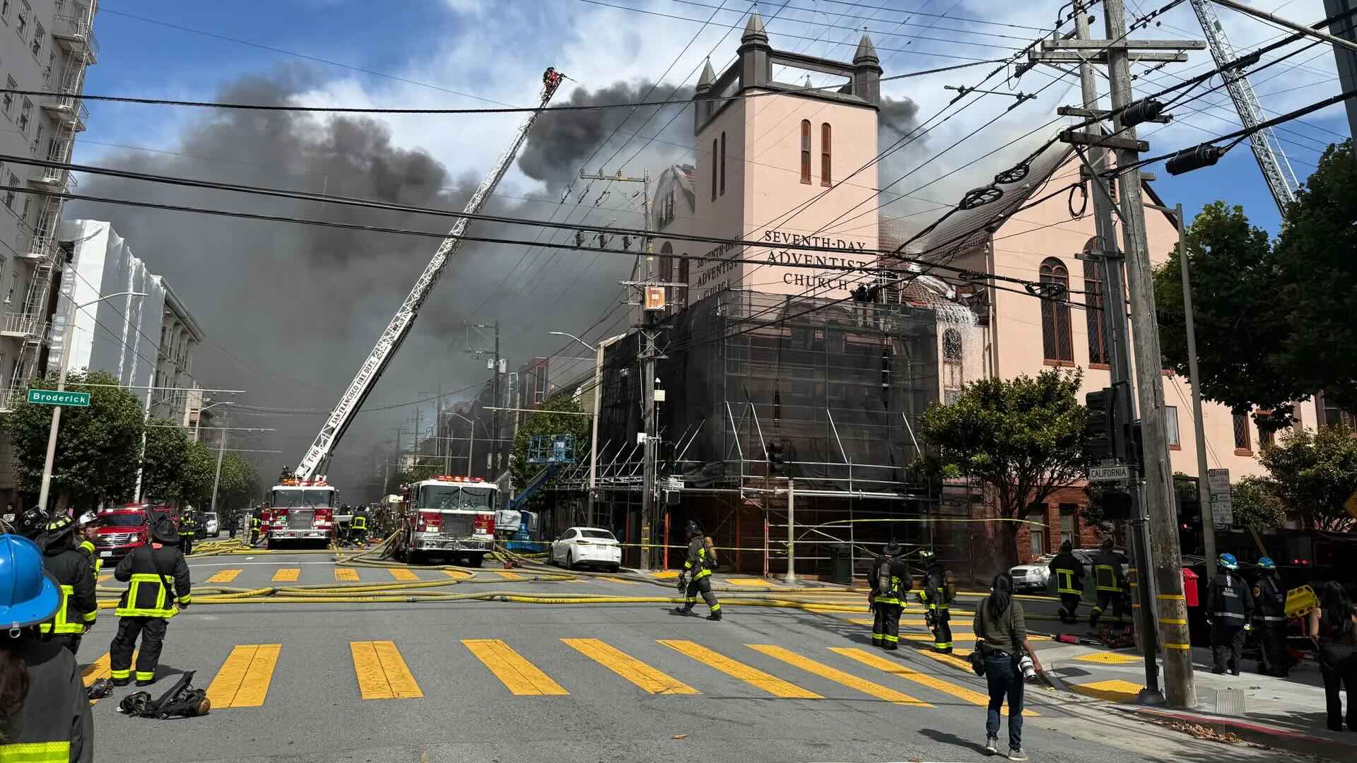 San Francisco. Domato un incendio nella chiesa avventista centrale