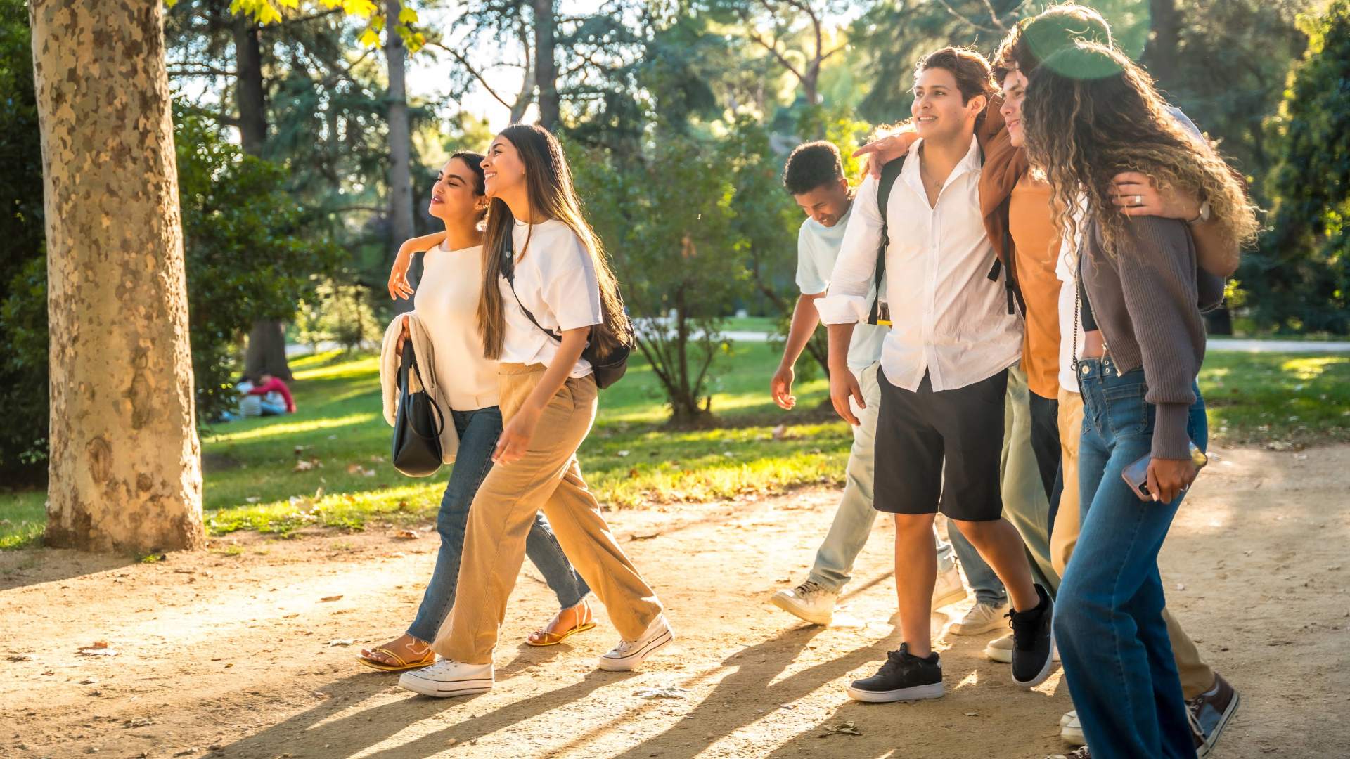Parole al vento – In viaggio tra la gente: fidatevi, il mondo merita