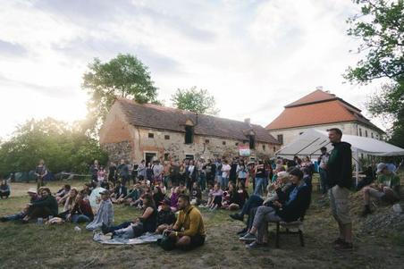 fullmoonzine.cz