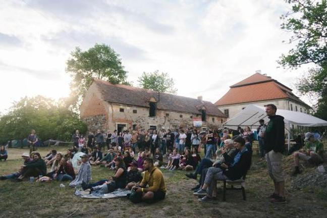 fullmoonzine.cz