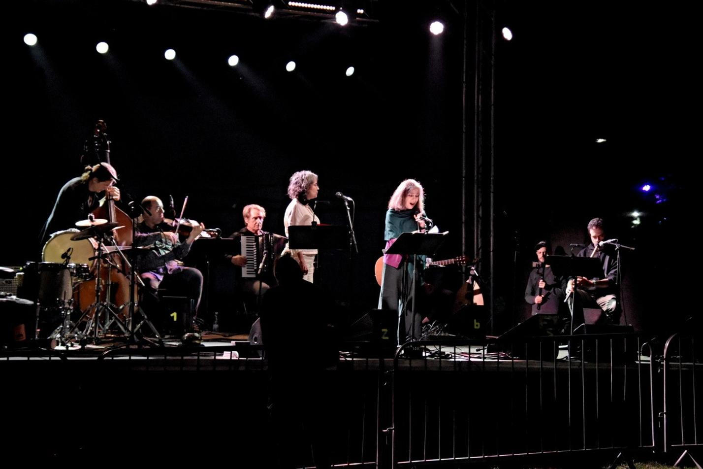 22-Savina Yannatou & Primavera en Salonico with Lamia Bedioui