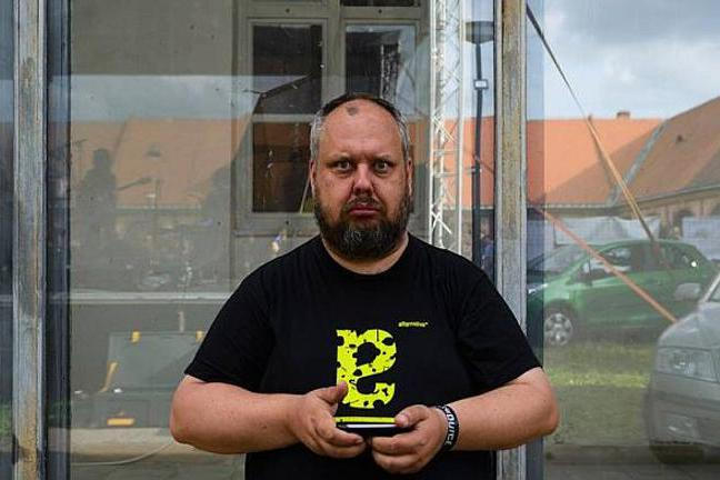 fullmoonzine.cz