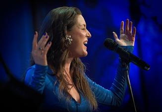 Martina Barta & Friends feat
