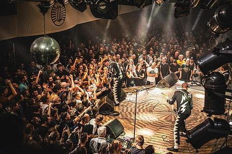 fullmoonzine.cz