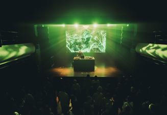 02_Lone