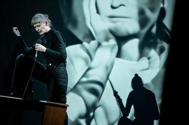 Jenny Hval - I Want to Be a Machine