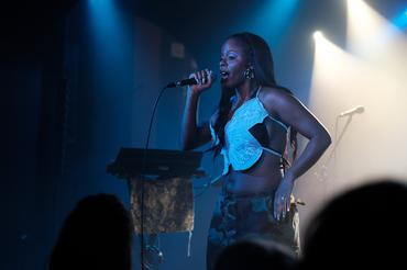 Queens D .Light2