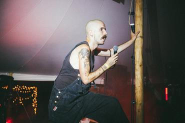 KURVY ČEŠI (foto: Mária Karľaková)