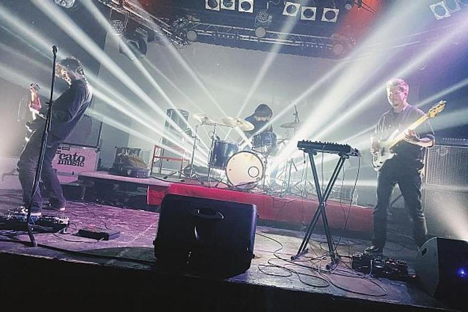 fullmoonzine.cz
