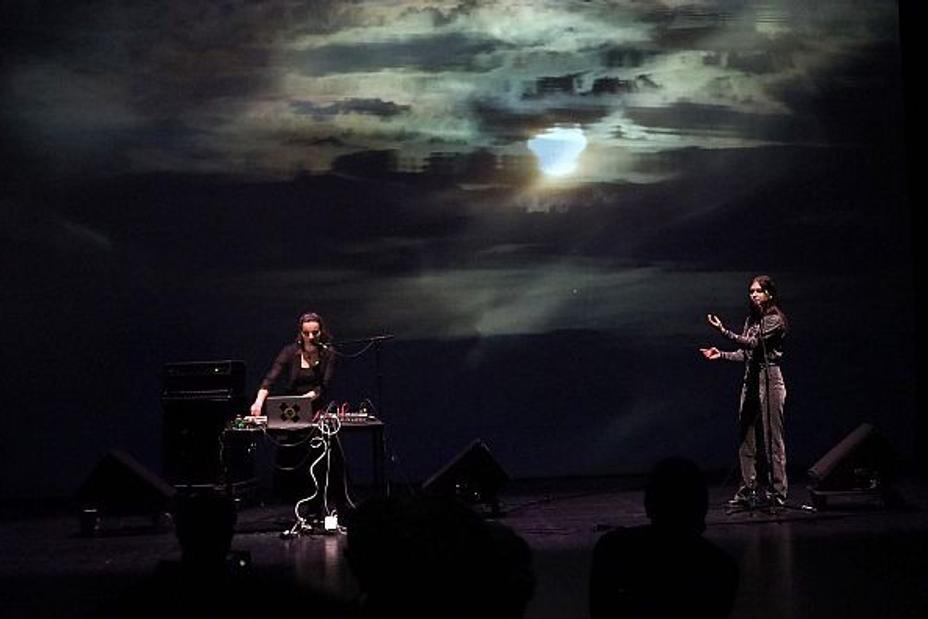 fullmoonzine.cz