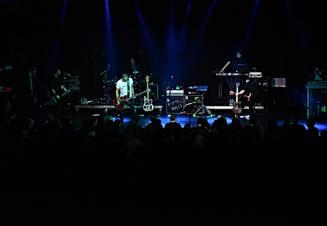 3-Peter Hook & The Light