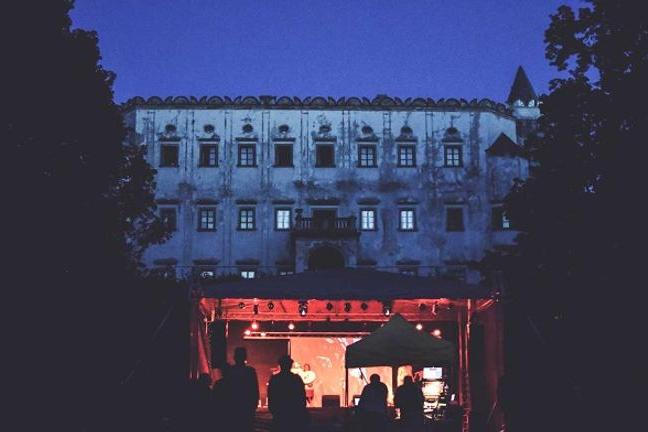 fullmoonzine.cz