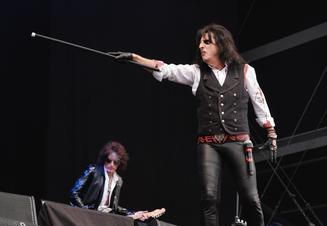 hollywood vampires_alice cooper_joe perry