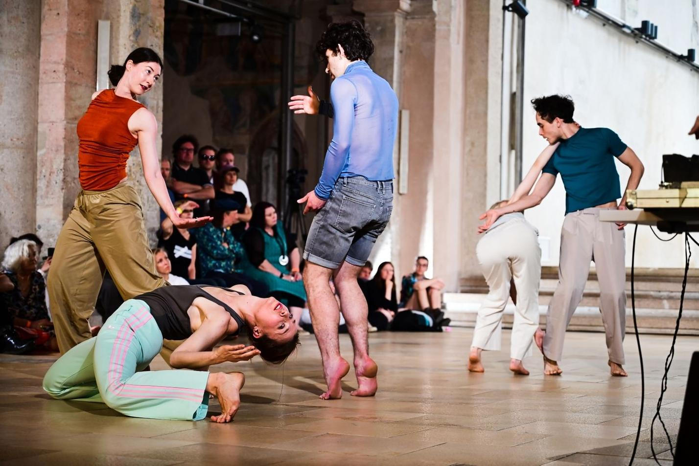 Liquid Loft & Radian_Jiří Přivřel