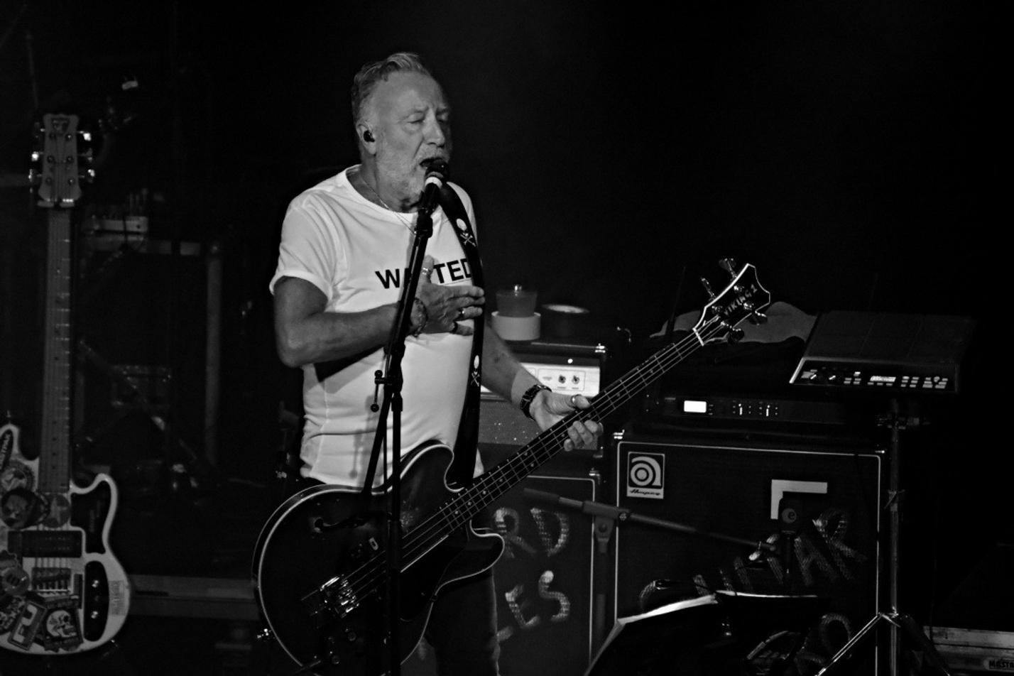 8-Peter Hook & The Light