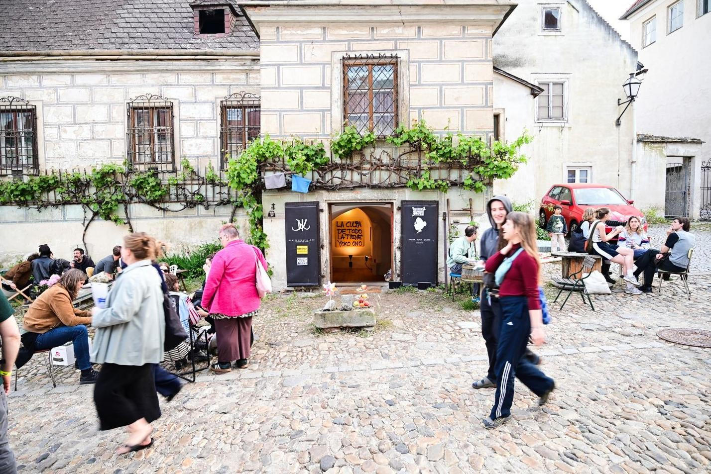 Minoritenplatz@Donaufestival_Jiří Přivřel