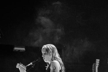 TeenJeasusAndTheJeanTeasers_3