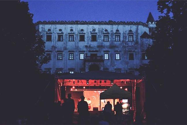 fullmoonzine.cz