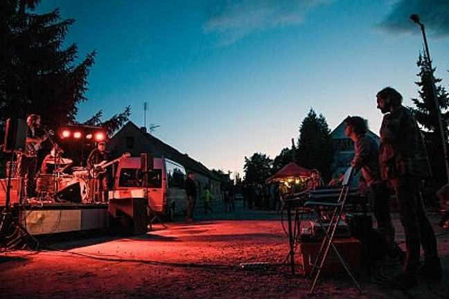 fullmoonzine.cz