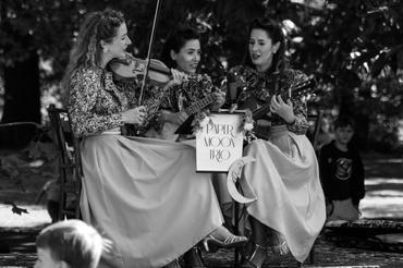 Paper Moon Trio)