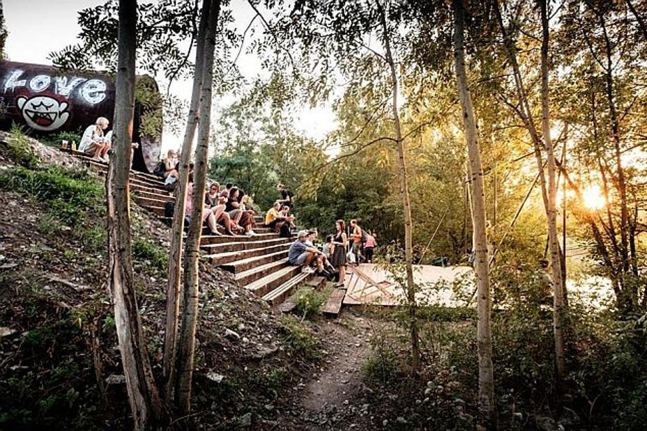 fullmoonzine.cz